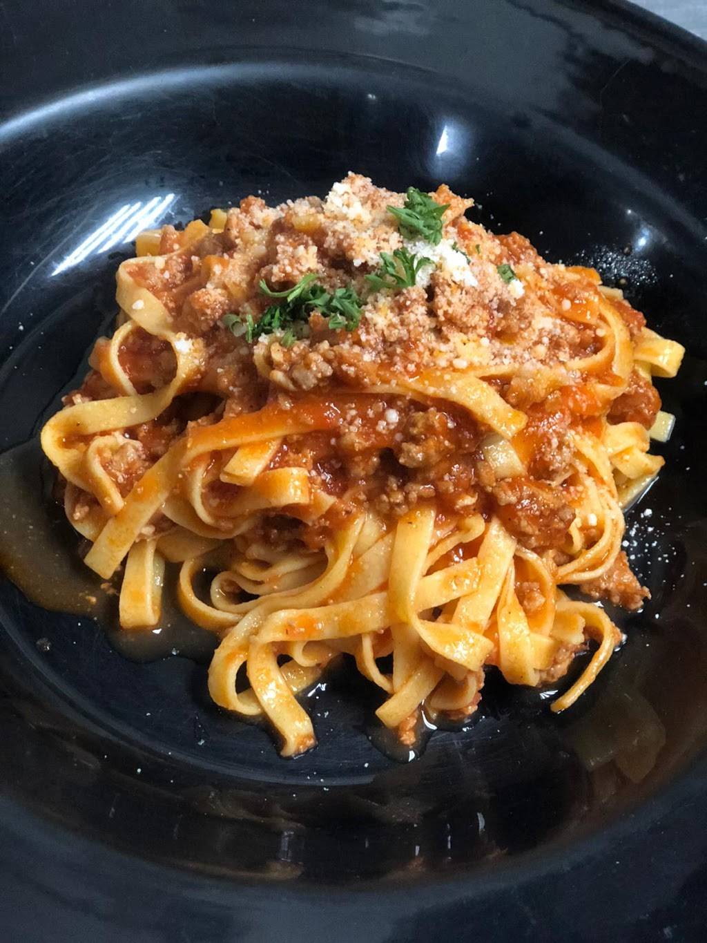 Tesoro Trattoria & Pizzeria | restaurant | 4400 Connecticut Ave NW, Washington, DC 20008, USA | 2023636100 OR +1 202-363-6100