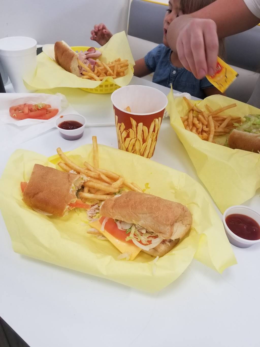 Yeller Sub | restaurant | 7200 Montgomery Blvd NE G1, Albuquerque, NM 87109, USA | 5058889784 OR +1 505-888-9784