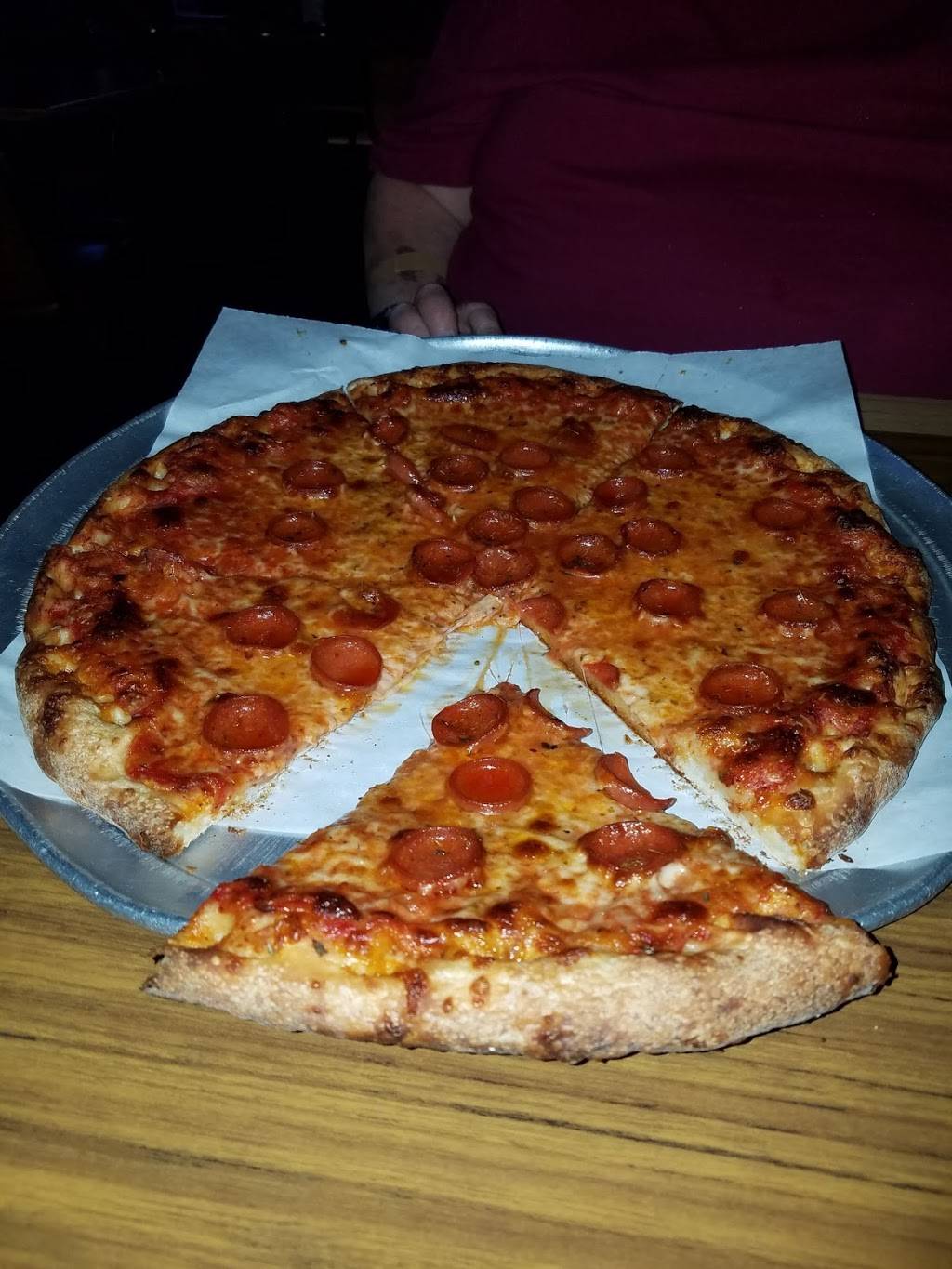 Ninos Pizzeria & Wings | restaurant | 5800 W Peoria Ave, Glendale, AZ 85302, USA | 6238787777 OR +1 623-878-7777