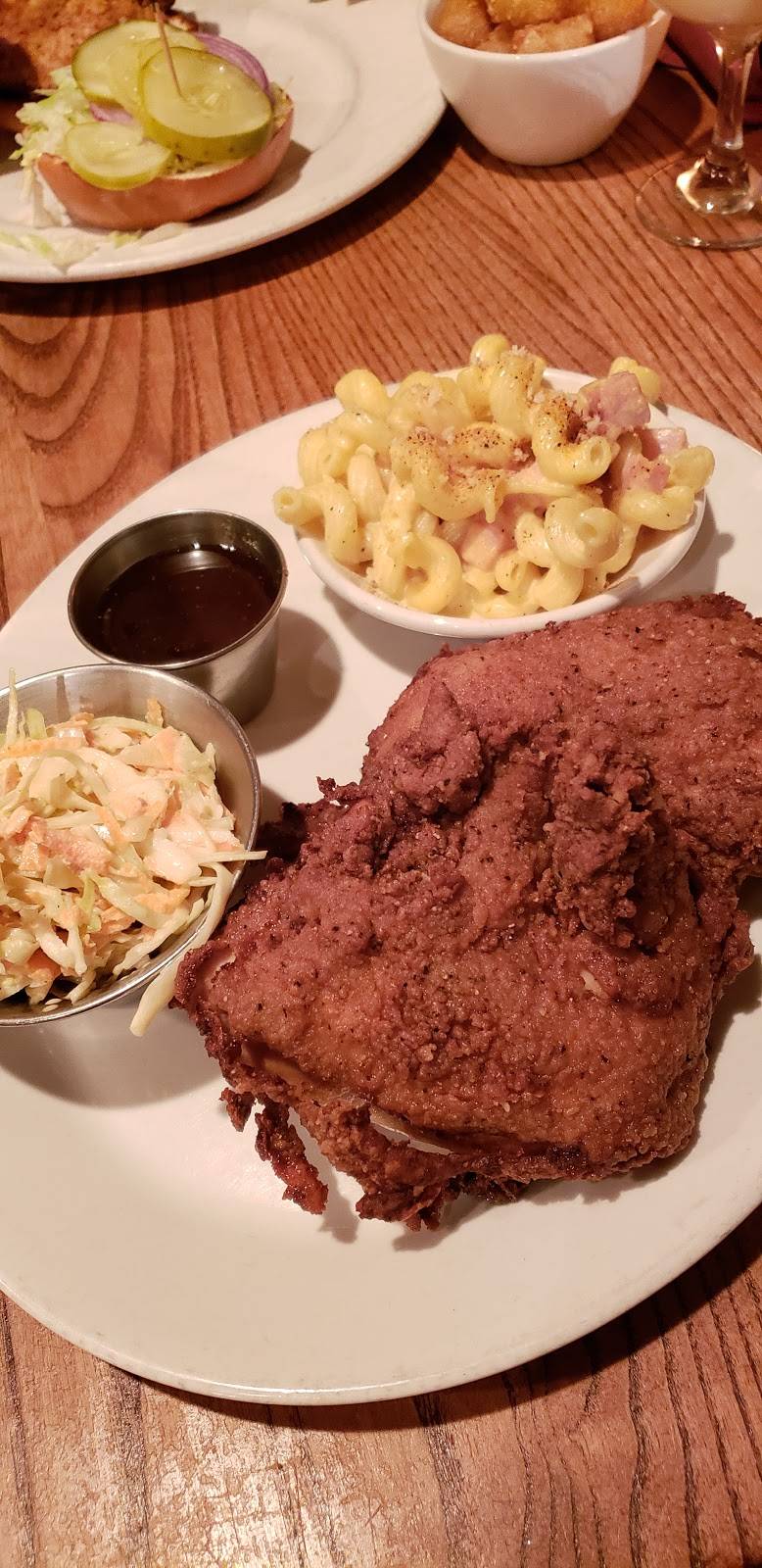 Dogwood Tavern | restaurant | 132 W Broad St, Falls Church, VA 22046, USA | 7032378333 OR +1 703-237-8333