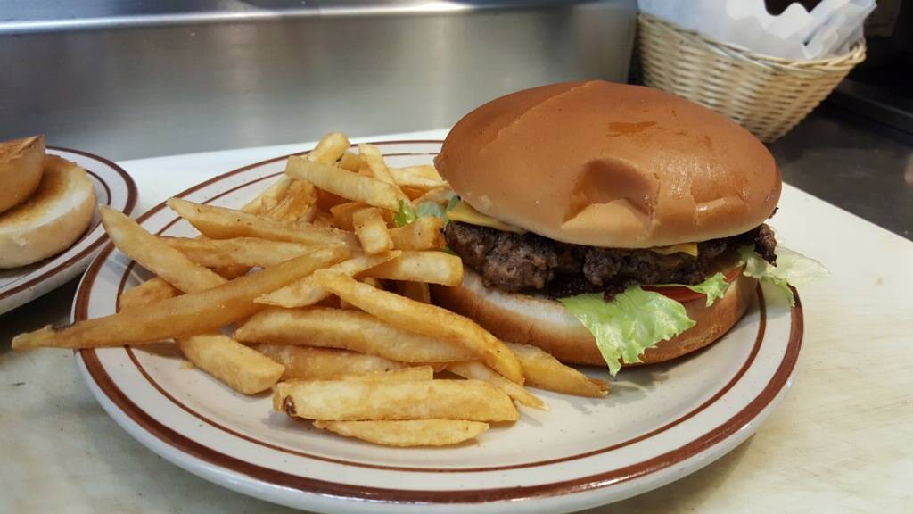 Dari-Villa Restaurant | restaurant | 559 Lincoln Ave, Bellevue, PA 15202, USA | 4127660240 OR +1 412-766-0240