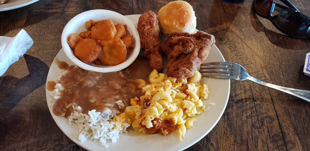 Saras Porch | restaurant | 804 N Governor Williams Hwy, Darlington, SC 29532, USA | 8439440428 OR +1 843-944-0428