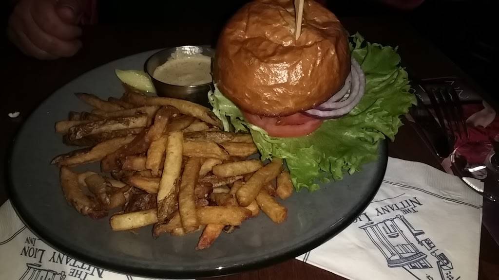 Whiskers | restaurant | 200 W Park Ave, State College, PA 16803, USA | 8148658580 OR +1 814-865-8580