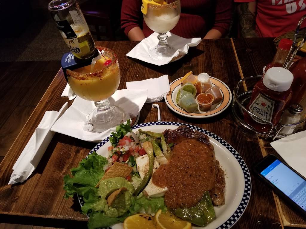 Los Tres Potrillos | restaurant | 1004 4th Ave, Brooklyn, NY 11232, USA | 7187888484 OR +1 718-788-8484