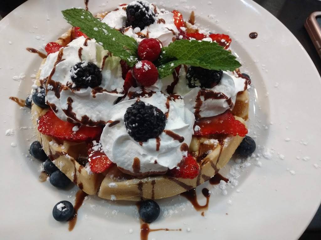 Champs Diner | meal takeaway | 1539 Cecil B. Moore Ave, Philadelphia, PA 19121, USA | 2157690995 OR +1 215-769-0995