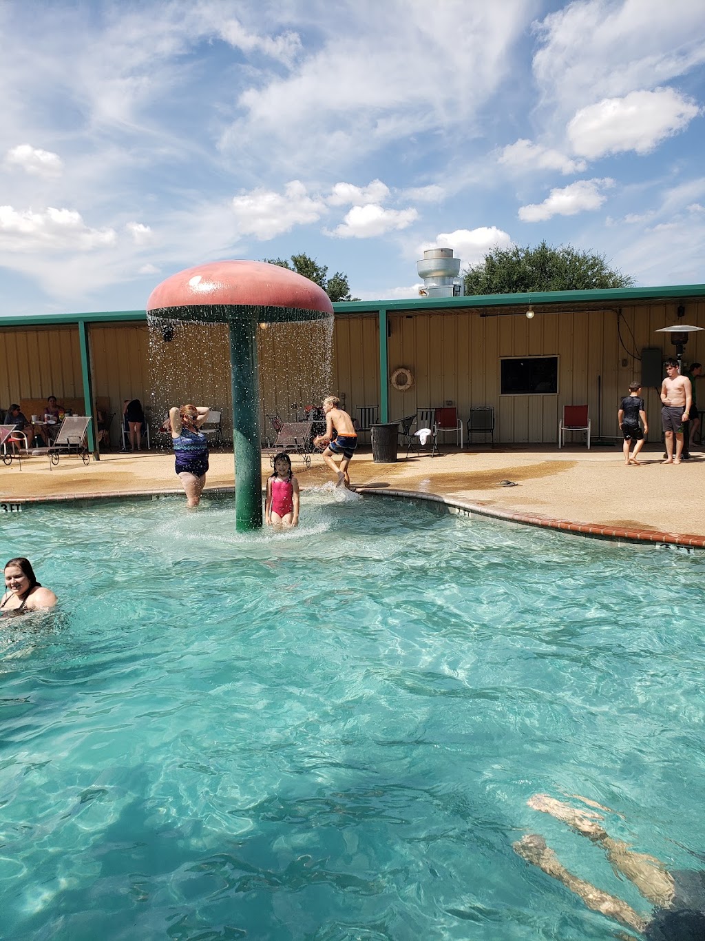 Tin Cup County Club | restaurant | 1108 FM 126, Merkel, TX 79536, USA | 3259283193 OR +1 325-928-3193