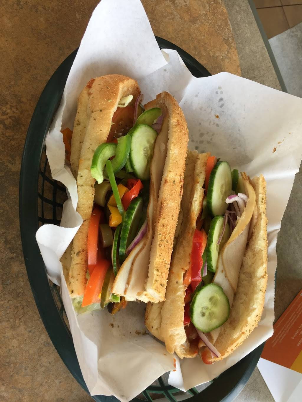 Subway | meal takeaway | 645 Lakeshore Rd E, Mississauga, ON L5G 5J1, Canada | 9052741169 OR +1 905-274-1169