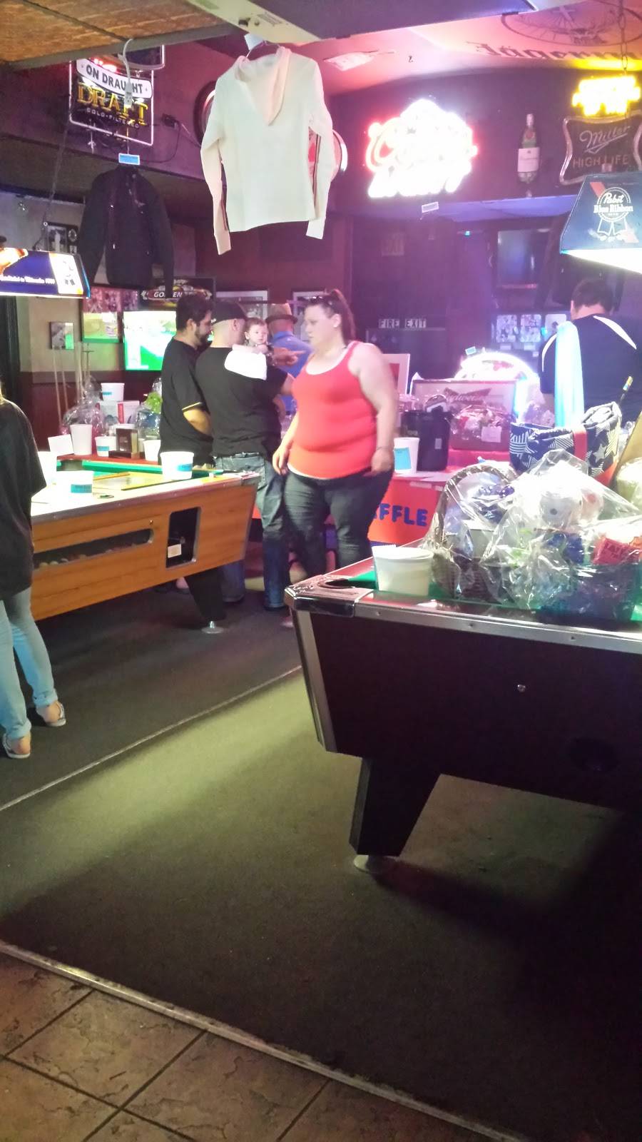 Mccarty Park Sports Bar and Gril | restaurant | 6828 W Oklahoma Ave, Milwaukee, WI 53219, USA | 4143282464 OR +1 414-328-2464