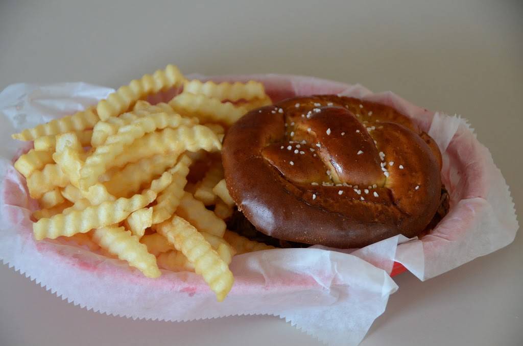 Tylers Tender Railroad Restaurant | restaurant | 350 East U.S. 30, Schererville, IN 46375, USA | 2193225590 OR +1 219-322-5590