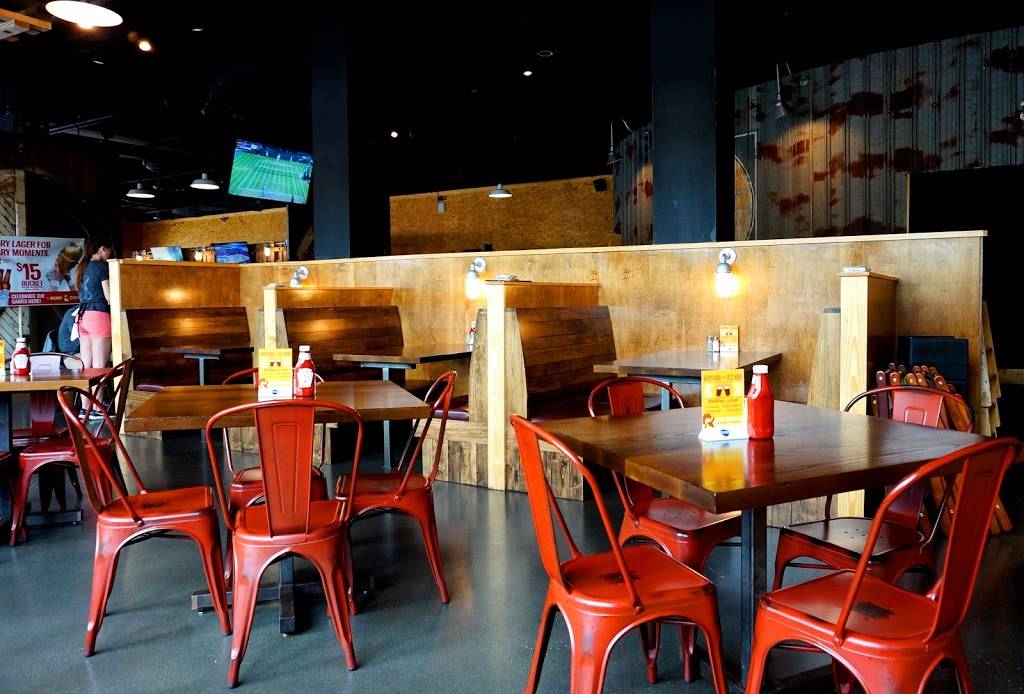 Kickin Chicken | restaurant | 349 W Coleman Blvd, Mt Pleasant, SC 29464, USA | 8438818734 OR +1 843-881-8734