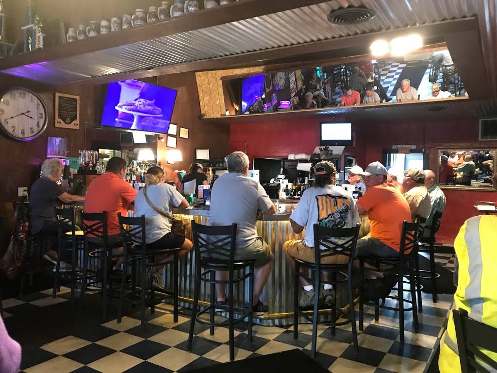 Kristis Pour House | restaurant | 211 E Main St, Hart, MI 49420, USA | 2318732378 OR +1 231-873-2378