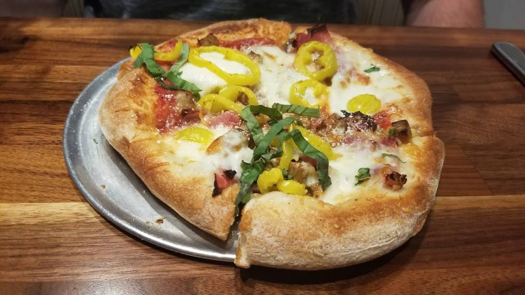 BoomBozz Craft Pizza & Taphouse - Murfreesboro | restaurant | 2839 Medical Center Pkwy, Murfreesboro, TN 37129, USA | 6158469452 OR +1 615-846-9452
