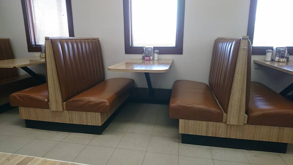 Flamingo Restaurant | restaurant | 108 1st St, Dunreith, IN 47337, USA | 7659877111 OR +1 765-987-7111