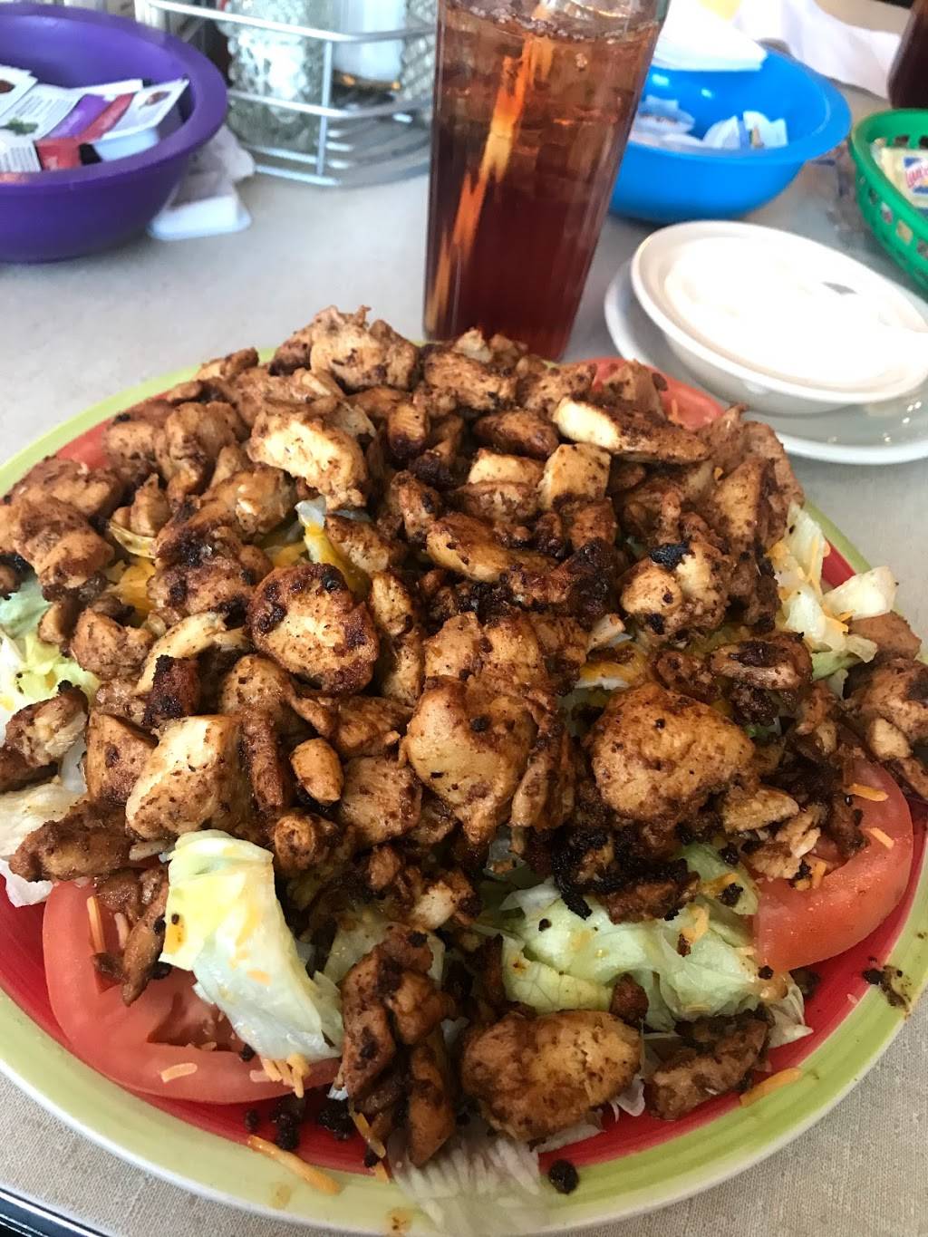 Dinos Family Restaurant | restaurant | 350 E Sugar Creek Rd, Charlotte, NC 28213, USA | 7045965030 OR +1 704-596-5030