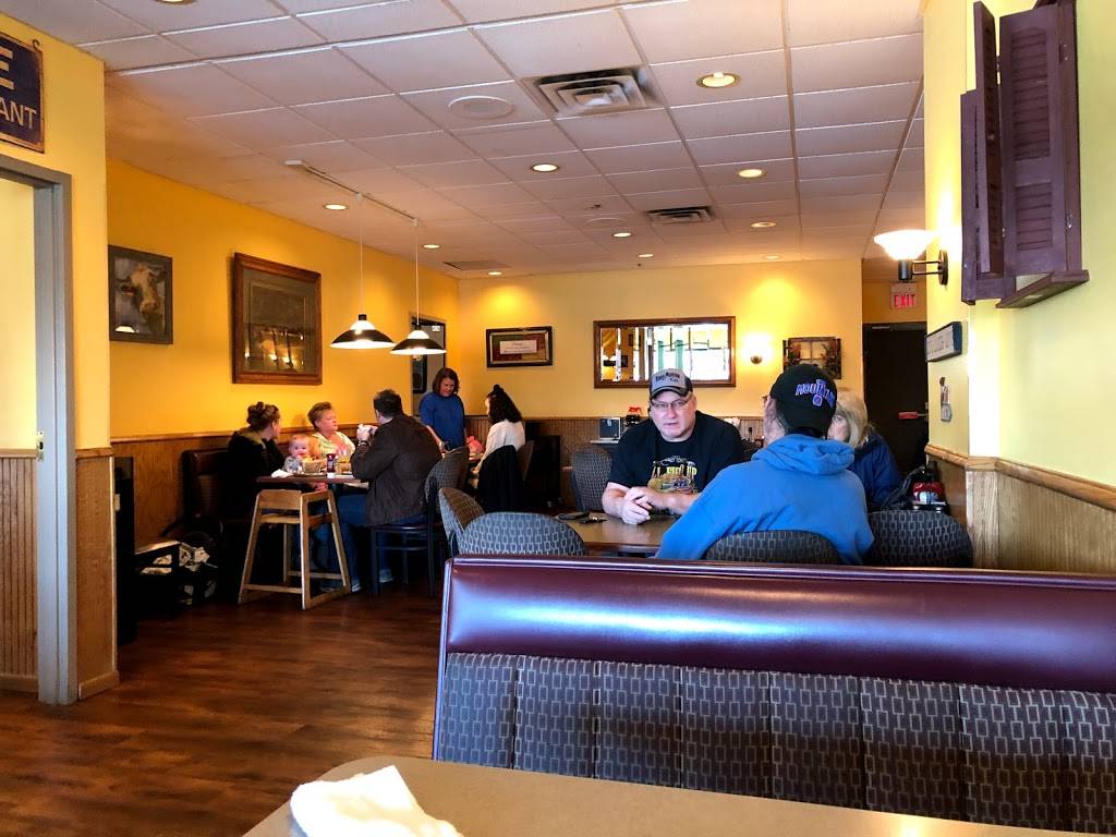 The Creamery Crossing | restaurant | 2 S Pine Dr, Circle Pines, MN 55014, USA | 7637109112 OR +1 763-710-9112