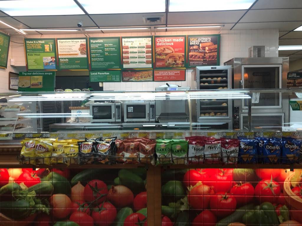 Subway | meal takeaway | 10401 Blue Ridge Blvd, Kansas City, MO 64134, USA | 8167617343 OR +1 816-761-7343