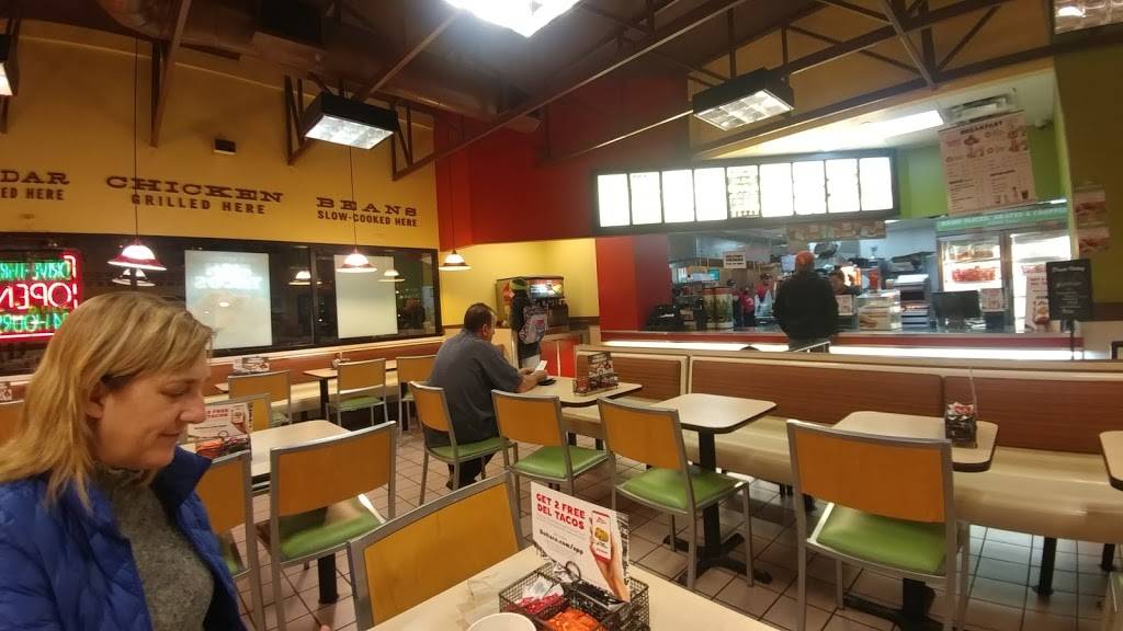 Del Taco | meal takeaway | 2515 N Hollywood Way, Burbank, CA 91505, USA | 8185650534 OR +1 818-565-0534