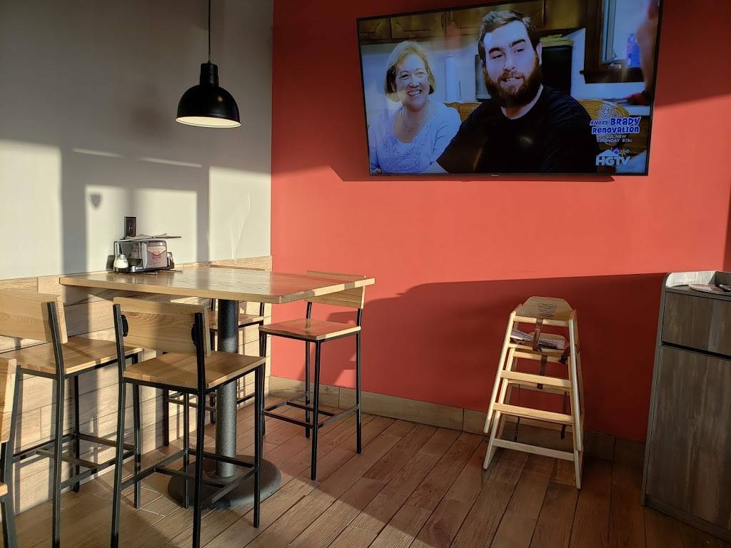 Marcos Pizza | meal delivery | 7047 Hwy 70 S, Nashville, TN 37221, USA | 6152588000 OR +1 615-258-8000