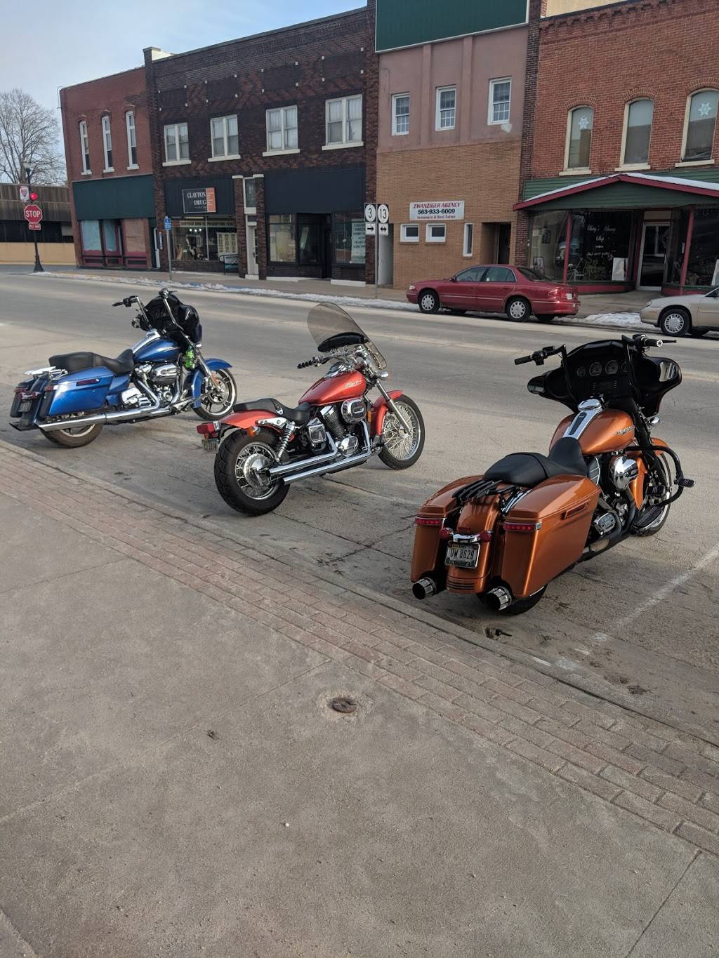 Rod & Cals Pub & Grub | restaurant | 109 W Mission St, Strawberry Point, IA 52076, USA | 5639332200 OR +1 563-933-2200