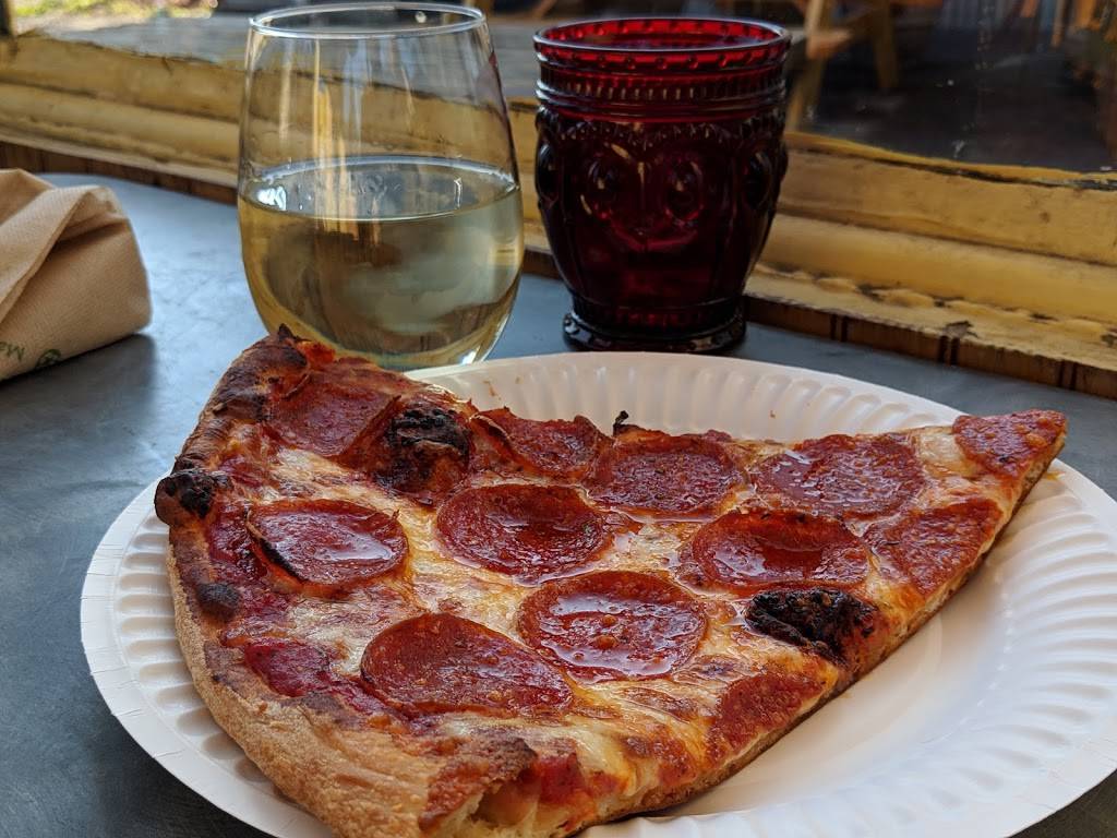 Signal Station Pizza | restaurant | 8302 N Lombard St, Portland, OR 97203, USA | 5032862257 OR +1 503-286-2257