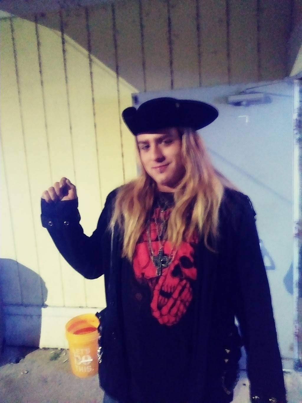 The Aquarium | restaurant | 139 Arthur Ave, Fox Lake, IL 60020, USA | 8475874544 OR +1 847-587-4544