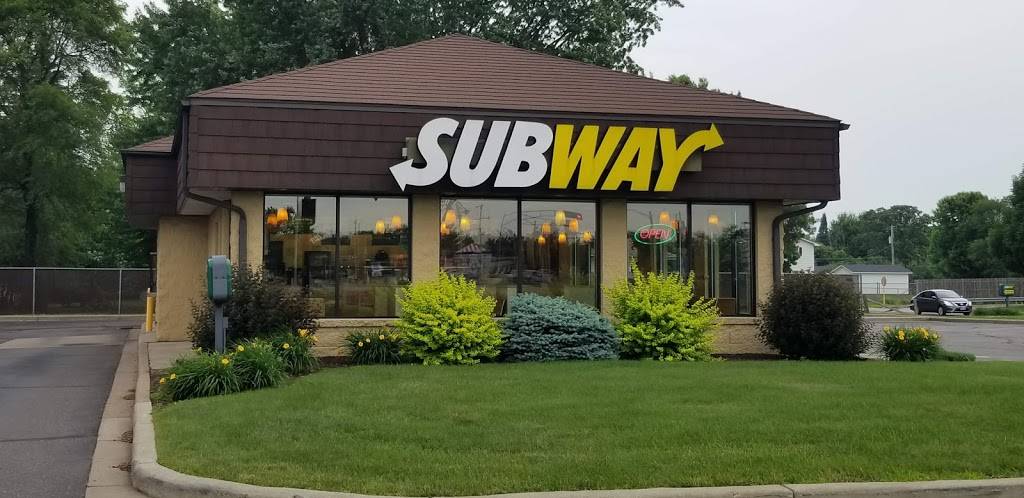 Subway Restaurants | restaurant | 860 Woodward Ave, Chippewa Falls, WI 54729, USA | 7157230399 OR +1 715-723-0399