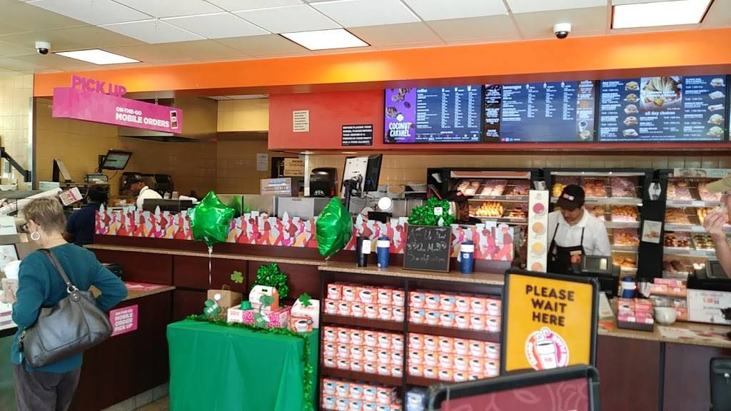 Dunkin | bakery | 95 NW 167th St, North Miami Beach, FL 33169, USA | 3059081390 OR +1 305-908-1390