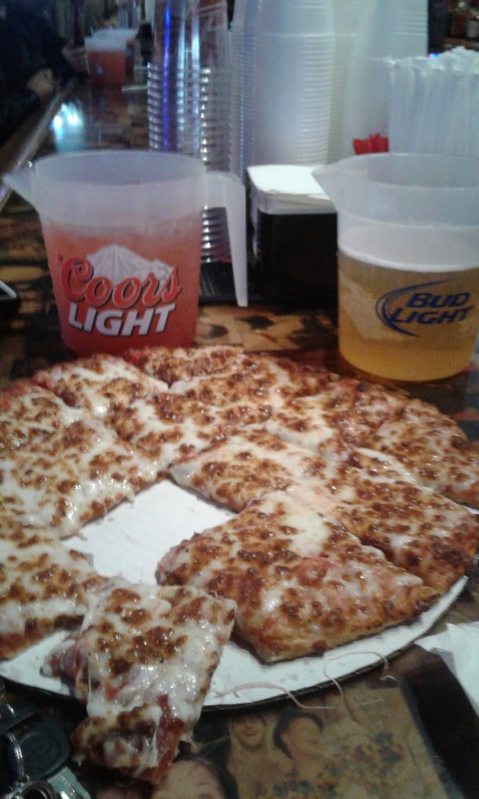 Ballyhoo Tavern & Pizza King | night club | 900 Chestnut St, Terre Haute, IN 47807, USA | 8122323939 OR +1 812-232-3939