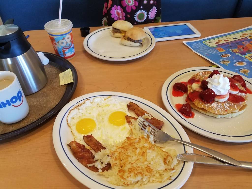IHOP | restaurant | 4102 S New Braunfels Ave, San Antonio, TX 78223, USA | 2105341757 OR +1 210-534-1757