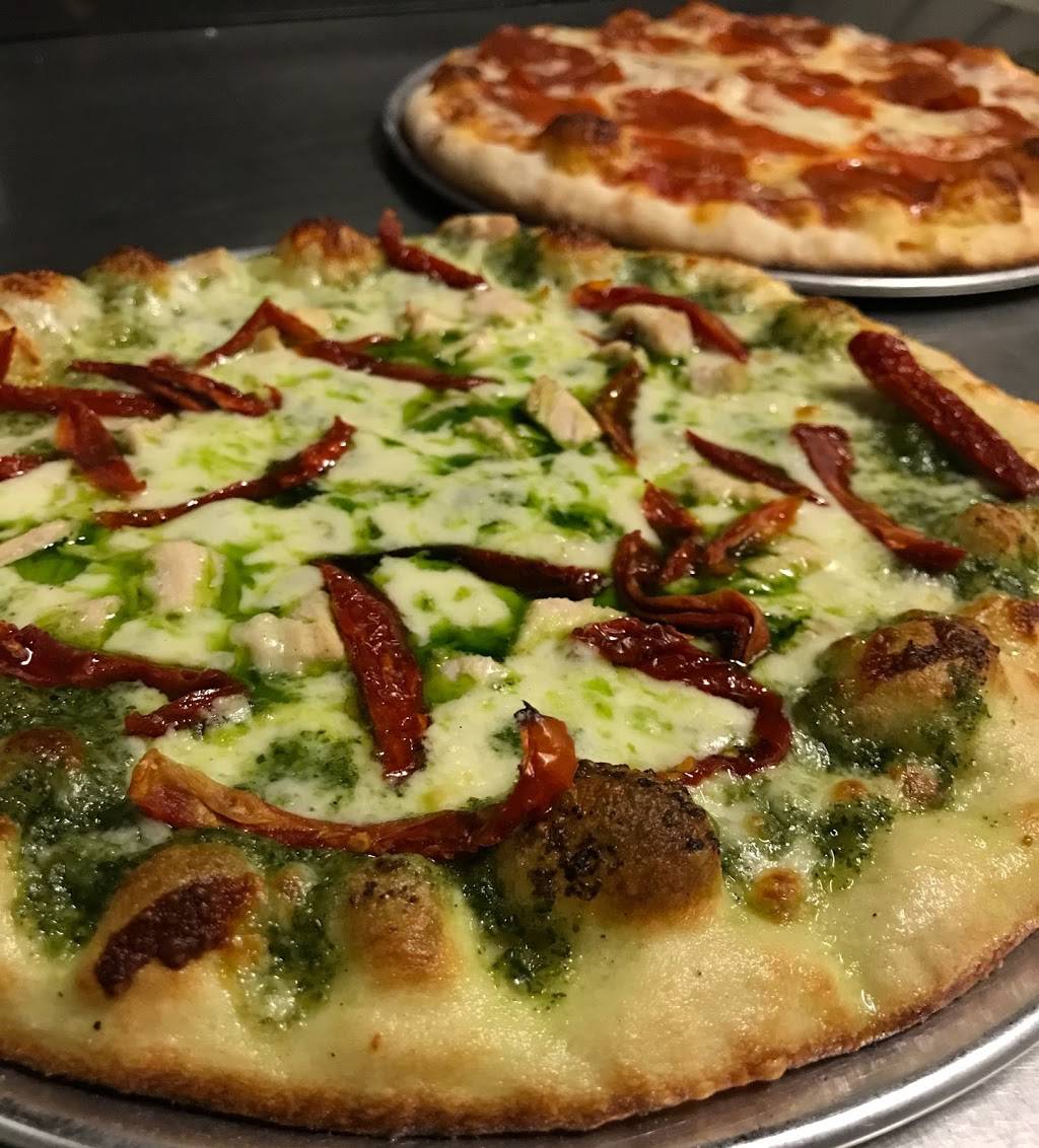 Riverboat Pizza Company | restaurant | 5975 Ogeechee Rd #1200, Savannah, GA 31419, USA | 9127776788 OR +1 912-777-6788