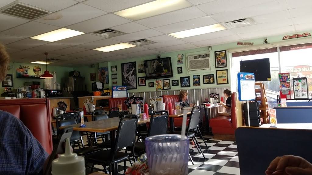 Boomarang Diner | restaurant | 2400 Main St, Choctaw, OK 73020, USA | 4053904455 OR +1 405-390-4455