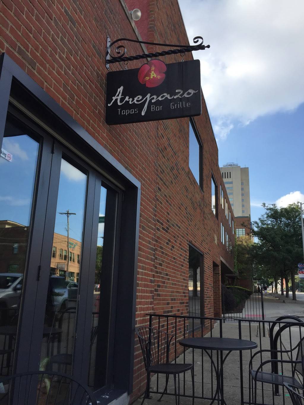 Arepazo Tapas Bar Grille | restaurant | 515 S High St, Columbus, OH 43215, USA | 6149148878 OR +1 614-914-8878