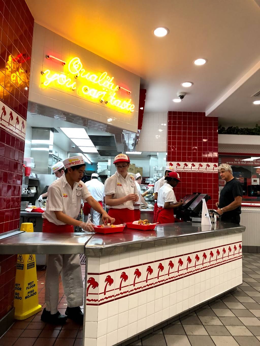 In-N-Out Burger | restaurant | 2270 San Ramon Valley Blvd, San Ramon, CA 94583, USA | 8007861000 OR +1 800-786-1000