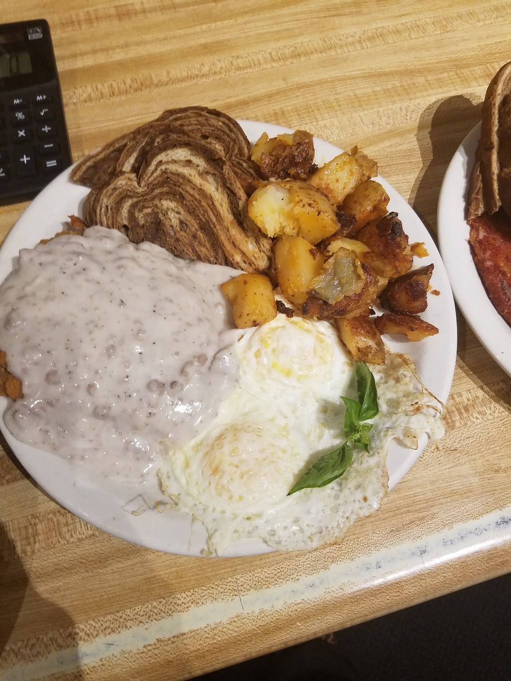 Yankee Village Restaurant | restaurant | 63 Southwick Rd, Westfield, MA 01085, USA | 4135721224 OR +1 413-572-1224