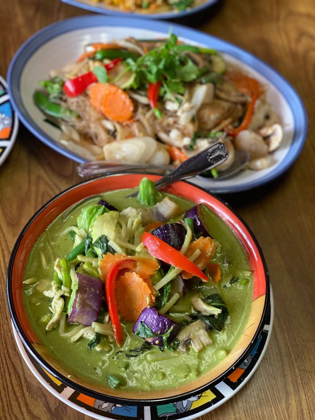 Buathong Thai Cuisine | restaurant | 17032 SE McLoughlin Blvd, Portland, OR 97267, USA | 5036541351 OR +1 503-654-1351