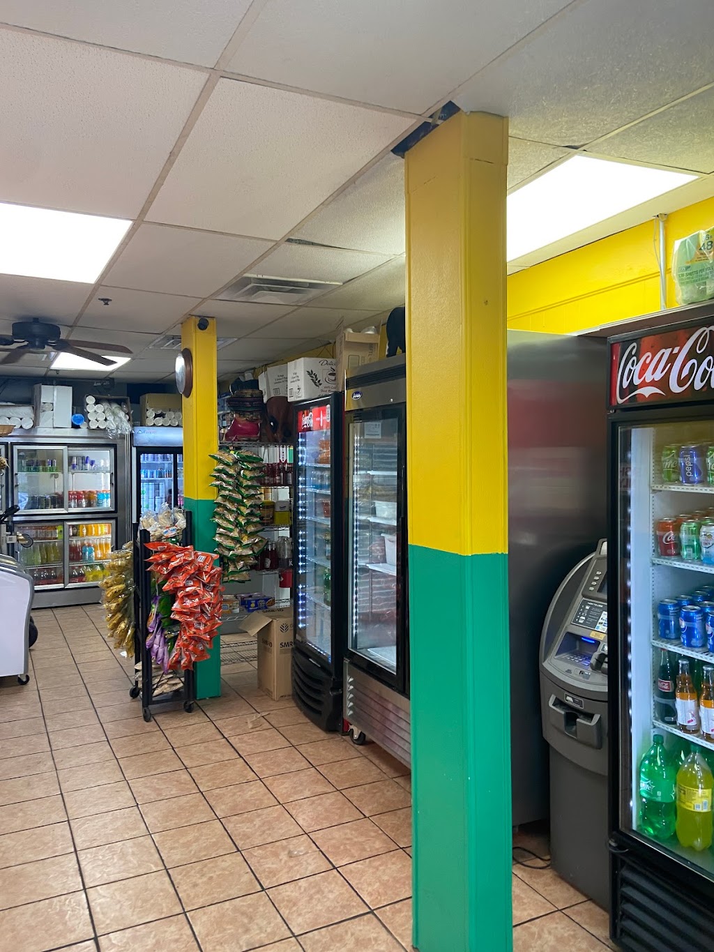 Cafe Latino Deli & Grocery | restaurant | 32 E Suffolk Ave, Central Islip, NY 11722, USA | 6313480667 OR +1 631-348-0667