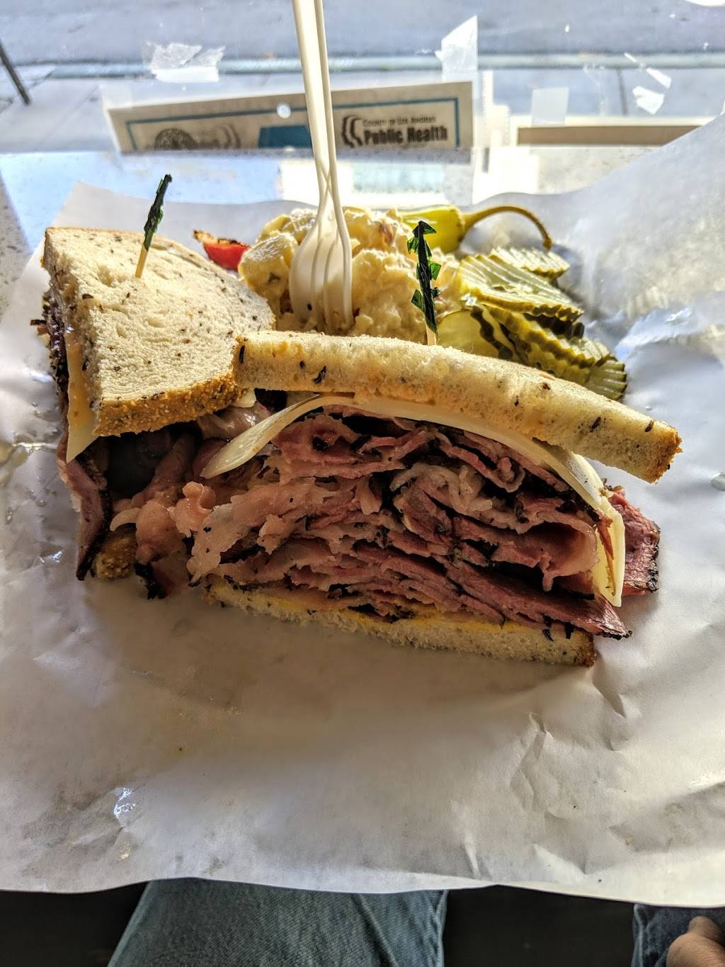 Kings Deli | restaurant | 109 N Pass Ave, Burbank, CA 91505, USA | 8185614405 OR +1 818-561-4405