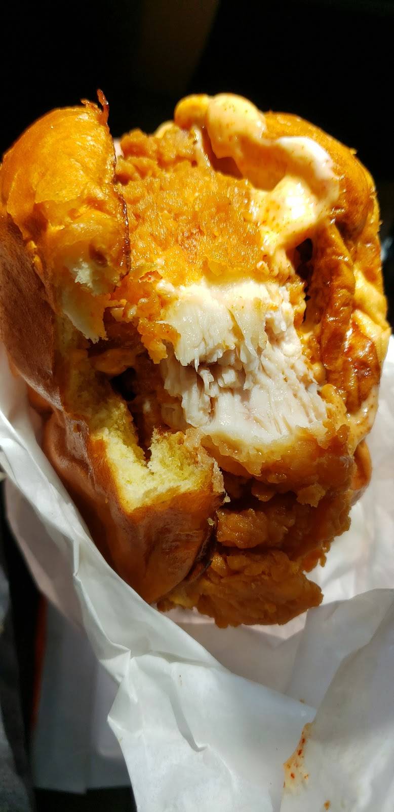 Popeyes Louisiana Kitchen | restaurant | 1221 Mt Vernon Ave, Bakersfield, CA 93306, USA | 6613210200 OR +1 661-321-0200