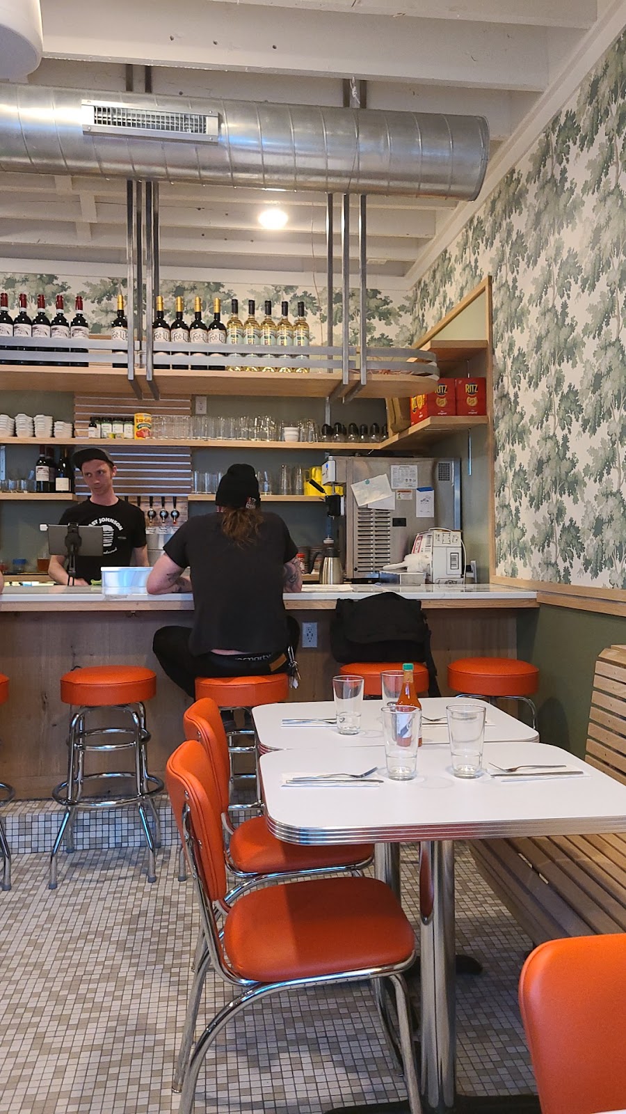 East Johnson Family Restaurant | restaurant | 824 E Johnson St, Madison, WI 53703, USA | 6082855826 OR +1 608-285-5826