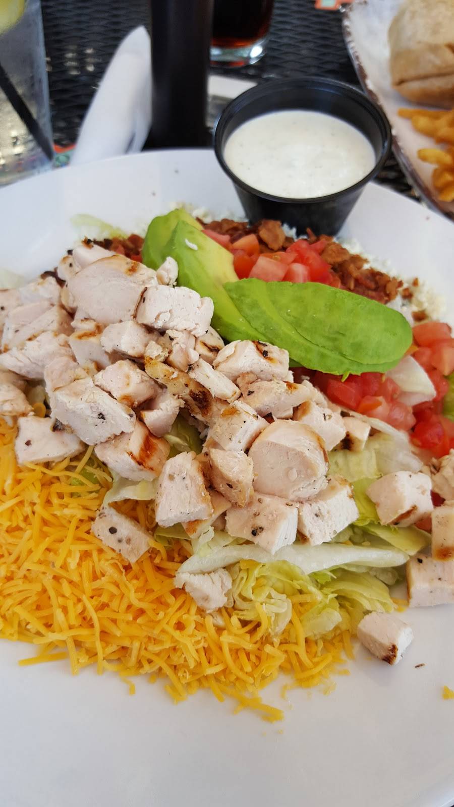 Wolfies Grill - Fishers | restaurant | 7695 Crosspoint Commons, Fishers, IN 46038, USA | 3179131272 OR +1 317-913-1272