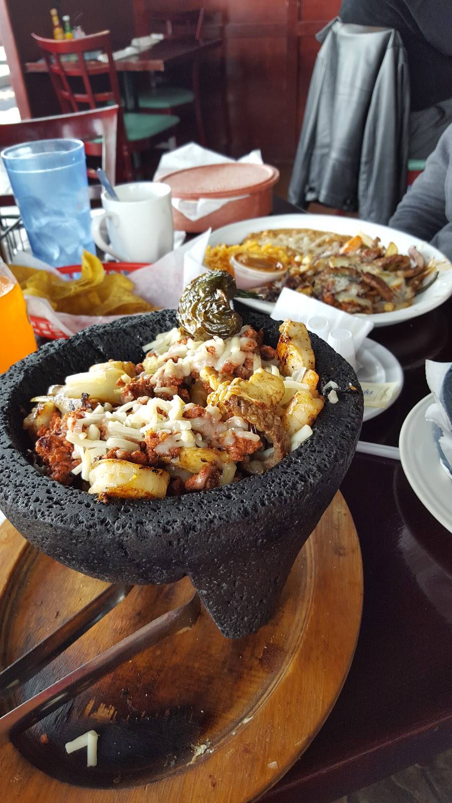 El Salto Restaurant | restaurant | 5031 E Lincoln Hwy, Merrillville, IN 46410, USA | 2199409955 OR +1 219-940-9955