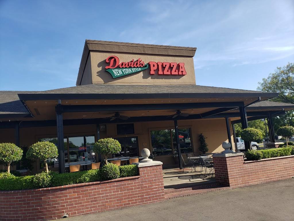Davids Pizza at Lincoln Center | restaurant | 900 W Benjamin Holt Dr, Stockton, CA 95207, USA | 2099572850 OR +1 209-957-2850