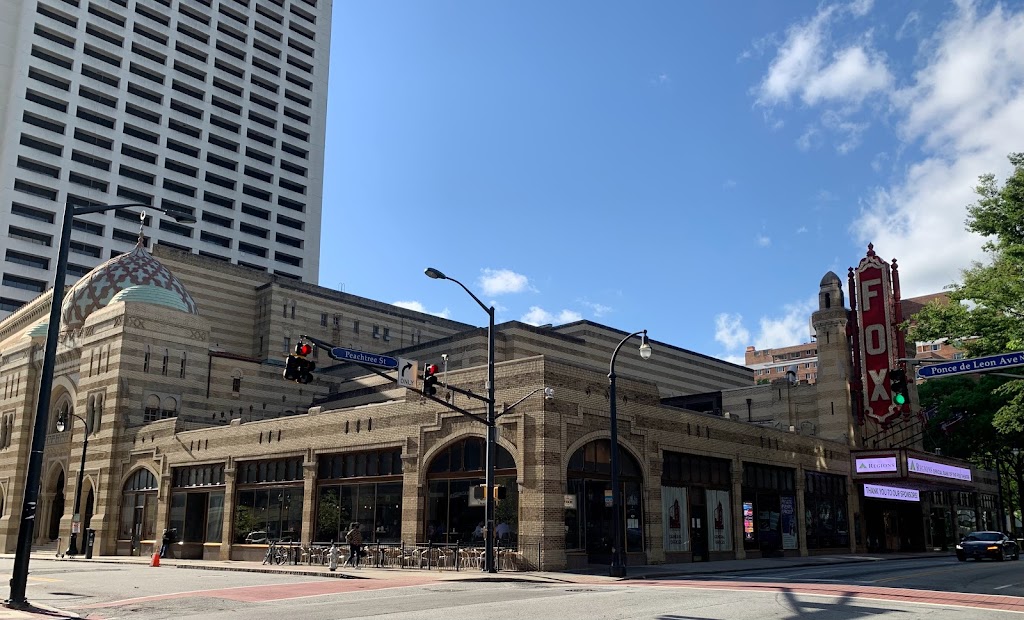 Publik Draft House | restaurant | 654 Peachtree St NE, Atlanta, GA 30308, USA | 4048857505 OR +1 404-885-7505