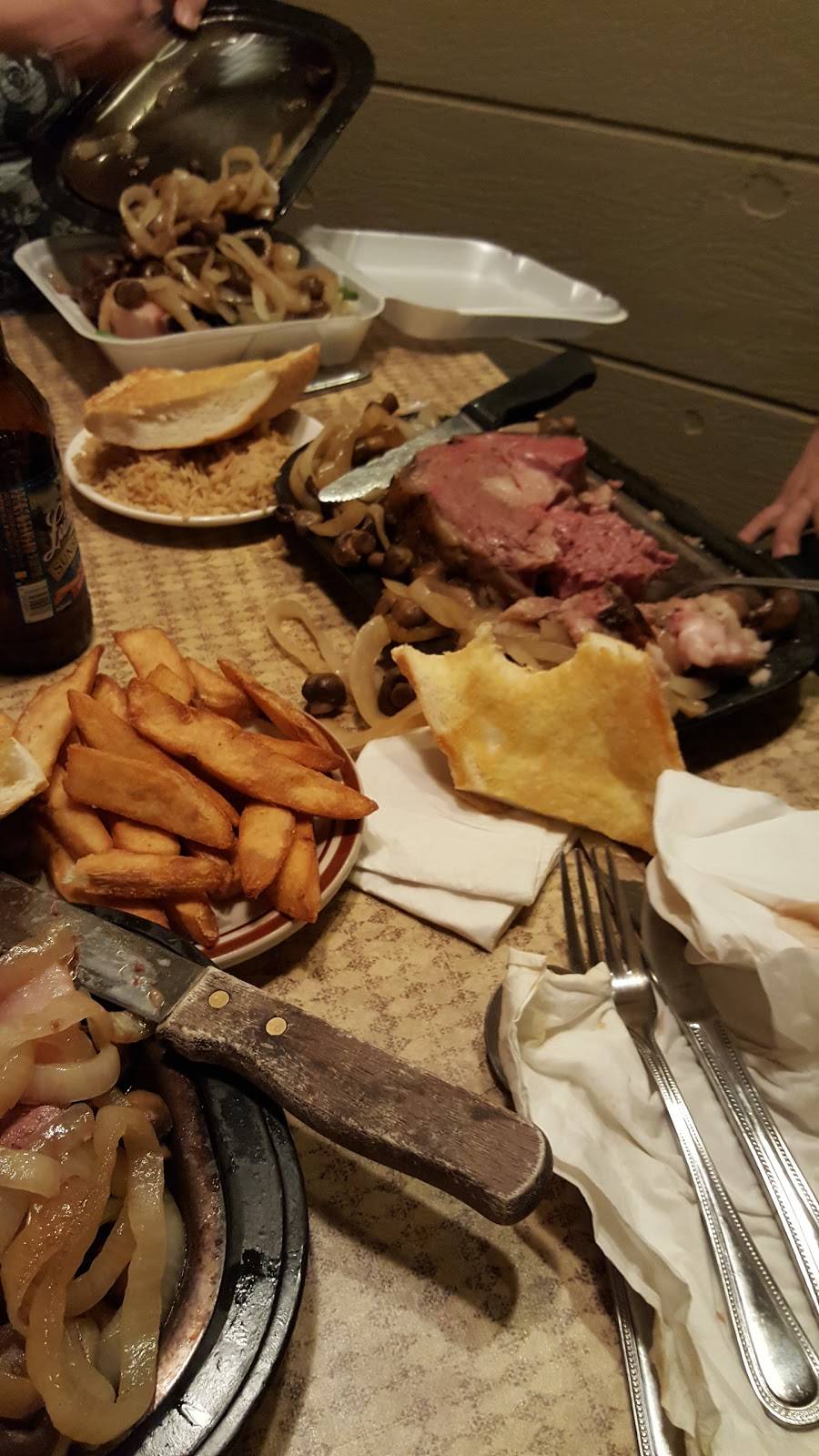 Stacys Food & Spirits | restaurant | 23018 S Shore Dr, Edwardsburg, MI 49112, USA | 2696995113 OR +1 269-699-5113