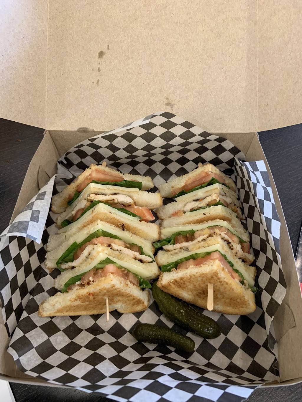 Domiziano cafe Brick Oven Pizza | restaurant | 40 Centennial Pkwy N #3, Hamilton, ON L8E 1H6, Canada | 9055610555 OR +1 905-561-0555