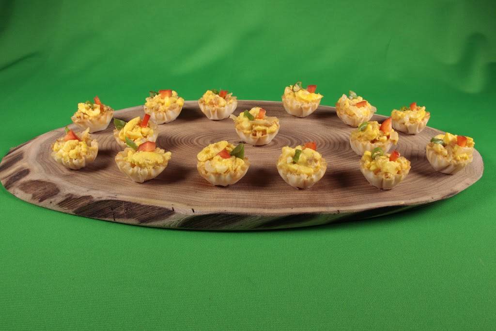 Potluck | restaurant | 21 Dundas St E, Mississauga, ON L5A 1V9, Canada | 9055665555 OR +1 905-566-5555