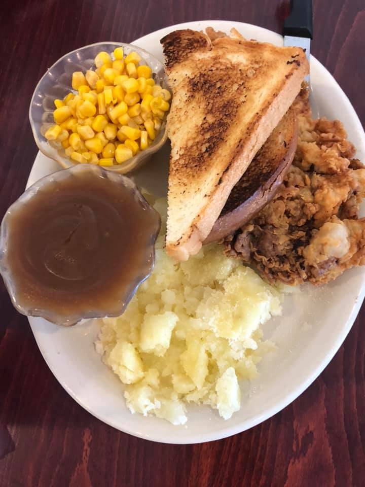 JJs Kountry Kitchen | restaurant | 30 East Ave, Schulenburg, TX 78956, USA | 9797432888 OR +1 979-743-2888