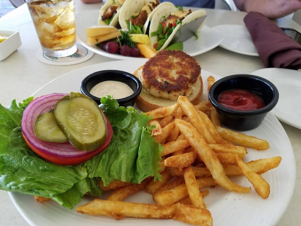 Guppys On the Beach | restaurant | 1701 Gulf Blvd, Indian Rocks Beach, FL 33785, USA | 7275932032 OR +1 727-593-2032