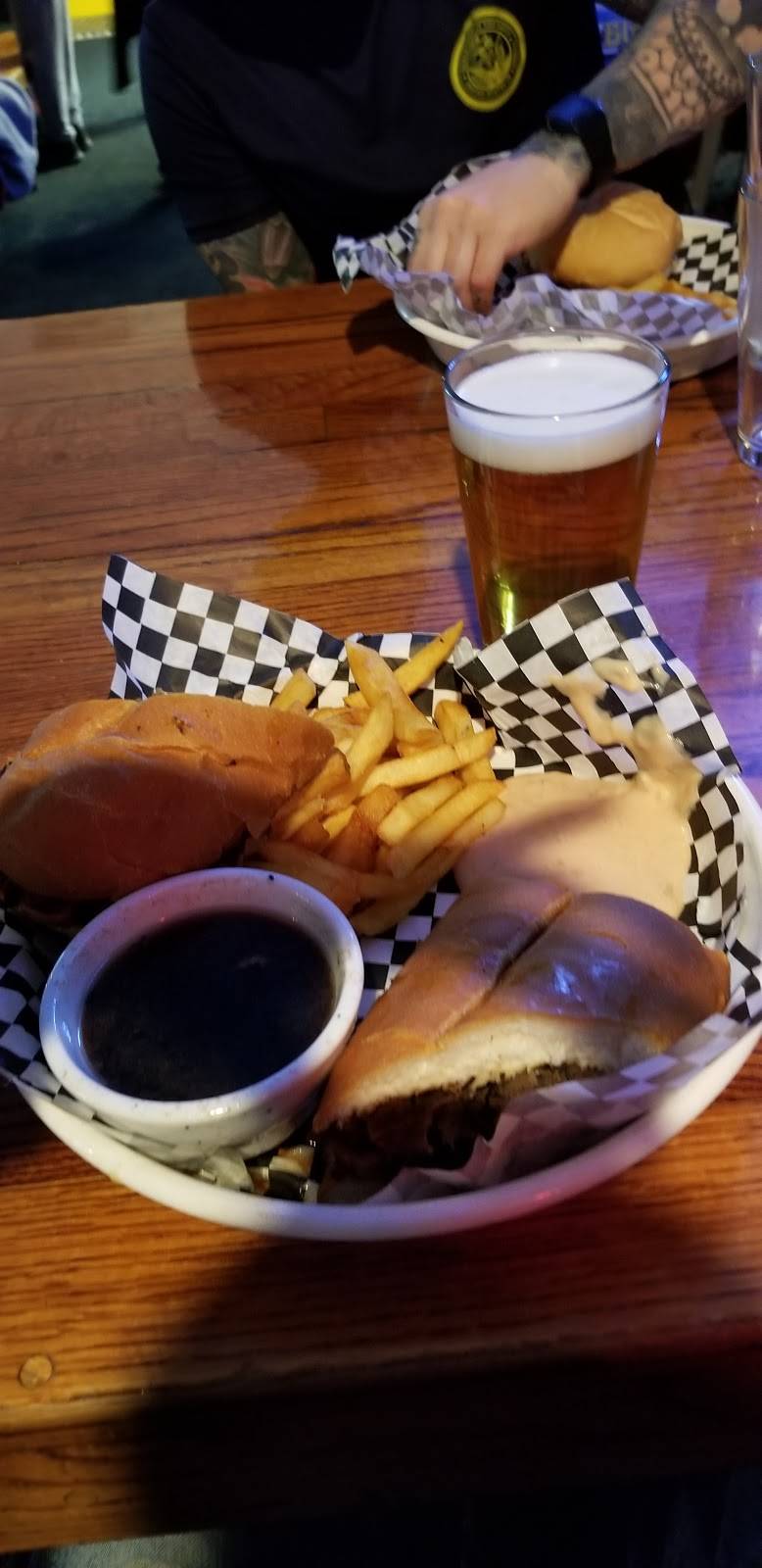 Graduate Restaurant | restaurant | 2207 Country Club Blvd, Stockton, CA 95204, USA | 2094631669 OR +1 209-463-1669