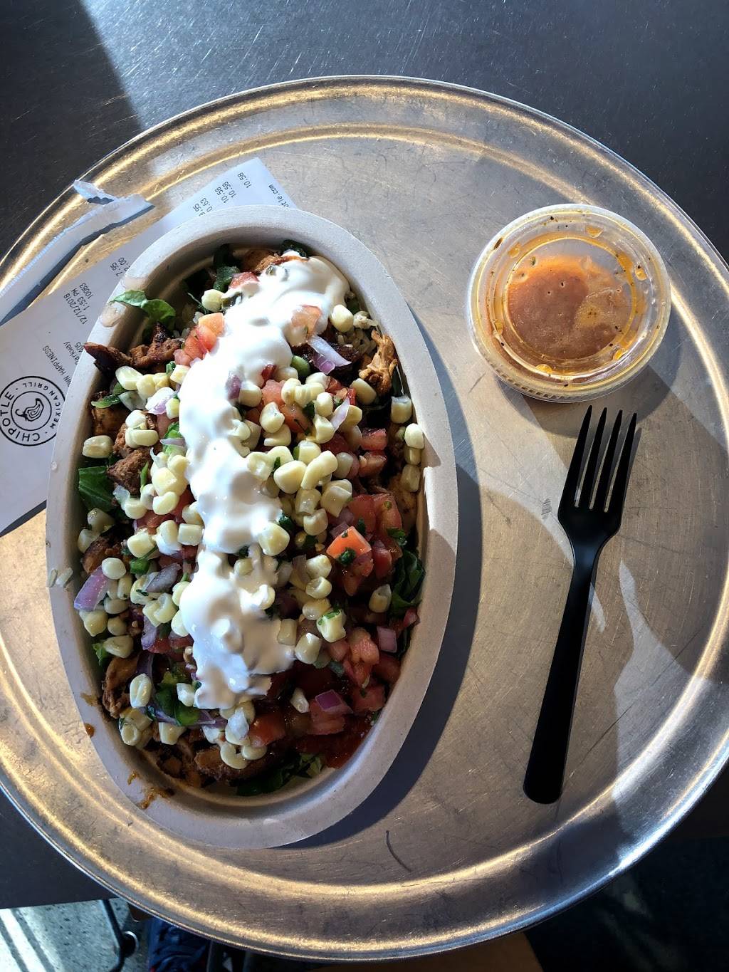 Chipotle Mexican Grill | restaurant | 2 Commercial Pkwy, Branford, CT 06405, USA | 2033151506 OR +1 203-315-1506